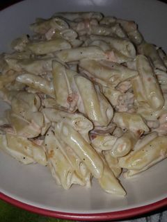 Una foto de Pasta con salmón ahumado