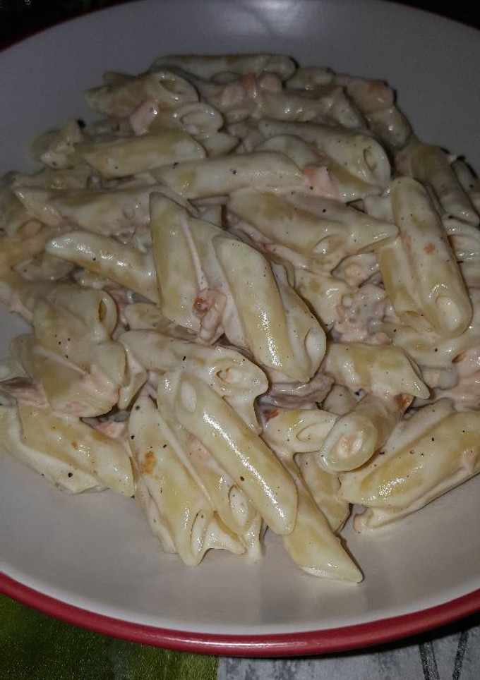 Una foto de Pasta con salmón ahumado
