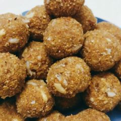 A picture of Sprouted Nachni Laddoo.