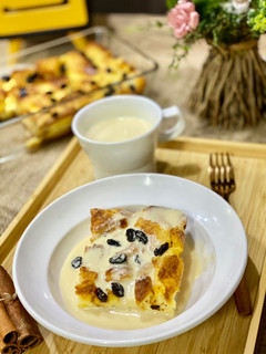 Foto resep Bread Puding with Vanilla Custard