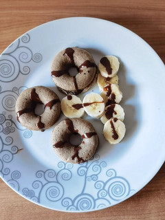Una foto de Donuts de plátano y pera