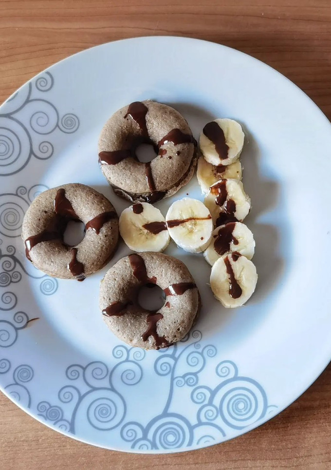 Una foto de Donuts de plátano y pera