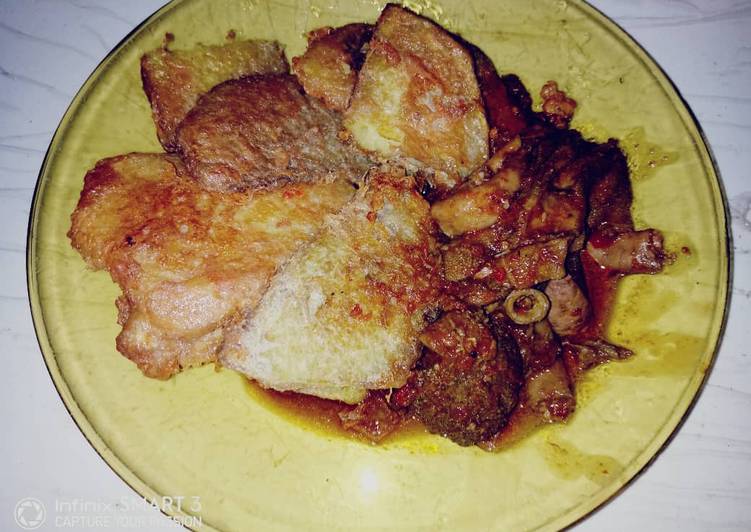 Fried yam with Egg and Offal