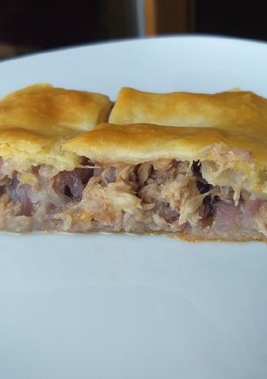 Foto di Strudel salato tonno e cipolle rosse
