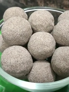 பாரம்பரிய கேழ்வரகு லட்டு (Kelvaragu laddo recipe in tamil) செய்முறை முக்கிய புகைப்படம்