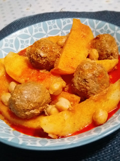 Une photo de Ragout de pommes de terre aux boulettes de viande hachée 🌶