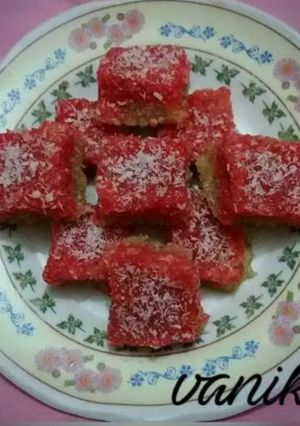 कलरफुल नारियल बर्फी रेसिपी मुख्य फोटो