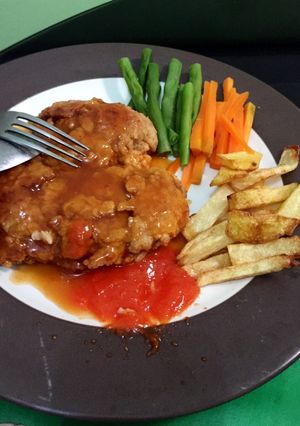 Foto resep Crispy Chicken Steak (w/ brown sauce)