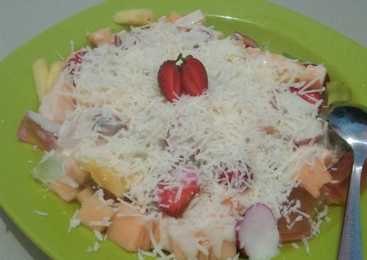 Salad buah komplit