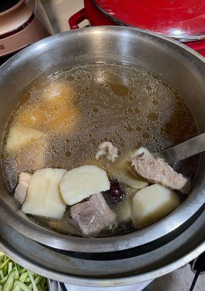 當歸黃耆山藥排骨湯 的食譜成品照片