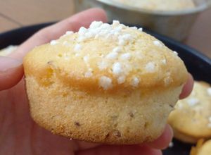 Una foto de MUFFINS, torta o budín de limón 🍋 pocos ingredientes y re económicos - VEGANOS