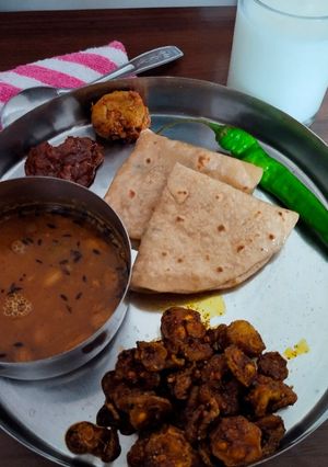 પરવળ નું શાક (Parvar Shak Recipe In Gujarati) રેસીપી મુખ્ય ફોટો