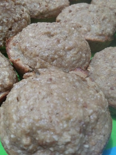Una foto de Muffins de plátano que no engordan 😀 saludables !!!
