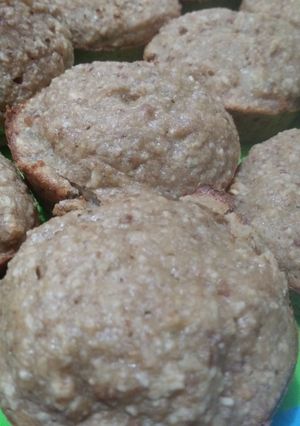 Una foto de Muffins de plátano que no engordan 😀 saludables !!!