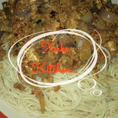 A picture of Sphagetti wit egg souce.