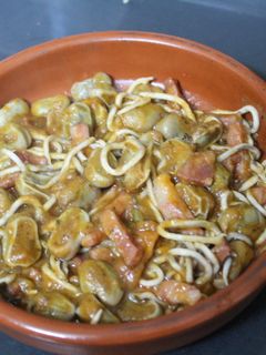 Una foto de Gulas picantes con habas