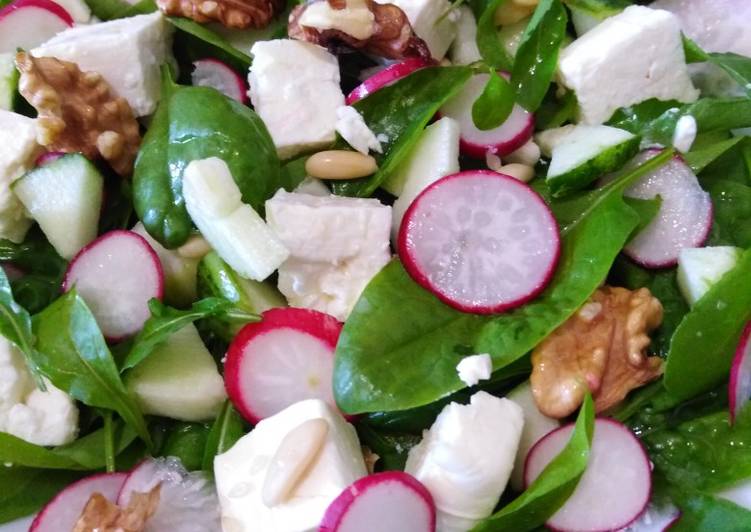 Insalata con spinaci, rucola e feta