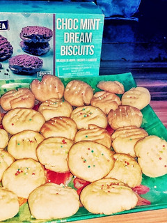 A picture of Simple cookies.
