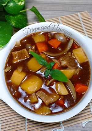 Hình của món Cà ri Nhật Bản.