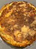 Tarta de Queso y Cebollas Caramelizadas sobre Papa Crocante