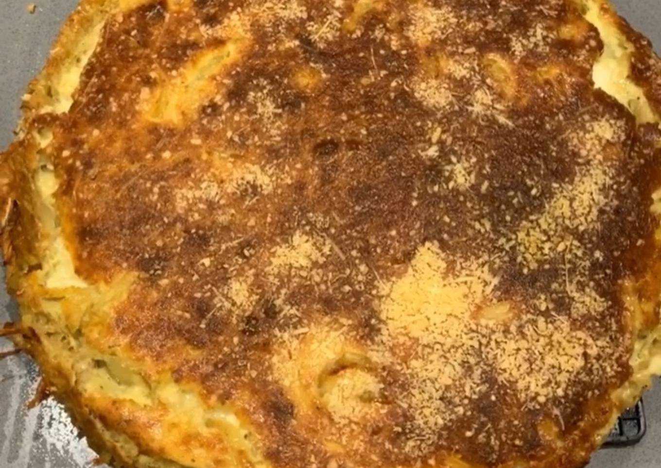 Tarta de Queso y Cebollas Caramelizadas sobre Papa Crocante