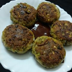 A picture of Green Moong Oats Tikki.