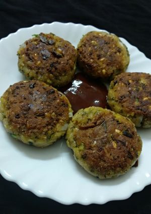 A picture of Green Moong Oats Tikki.