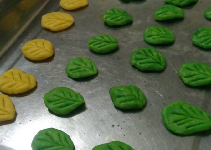 Kue kering bentuk daun tanpa oven dan mixer