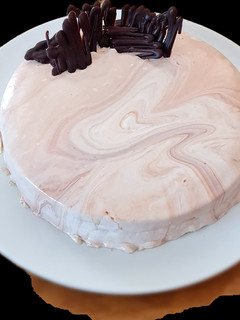 Una foto de Glaseado de chocolate blanco (opcional darle color)