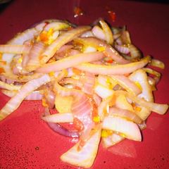 A picture of Onion sauce.