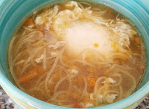 Una foto de Sopa con caldo de puchero