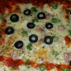 Macaroni hot pizza cake A picture of Macaroni hot pizza cake.