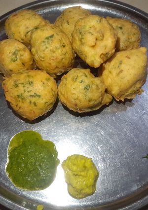 મેથીના ગોટા(Methi Gota Recipe in Gujarati) રેસીપી મુખ્ય ફોટો