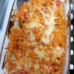 A picture of Tomato, spinach and cheese pasta bake.