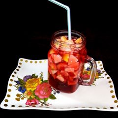 A picture of Fruity hibiscus ice tea.