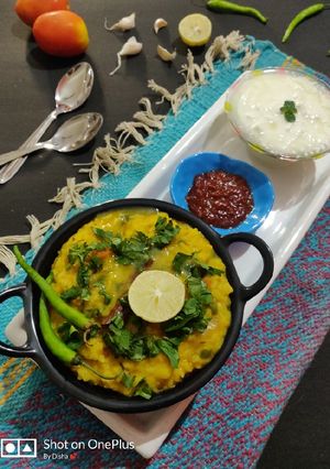 વેજ. દાલ ખીચડી રેસીપી મુખ્ય ફોટો