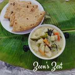 A picture of Kerala Sadya Vegetable Stew.