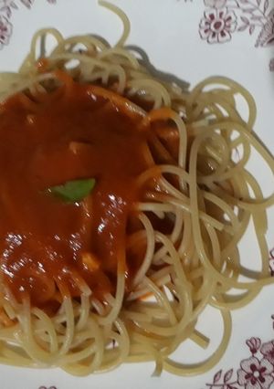 Una foto de Pasta con salsa de tomate