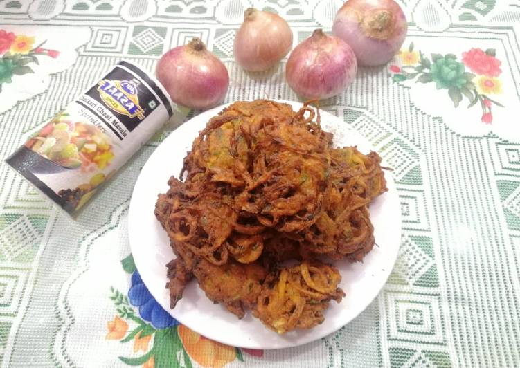 Hyderabadi Pyaaz Ke Bhajiye/Onion Fritters