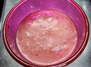 Una foto de batido de frutilla