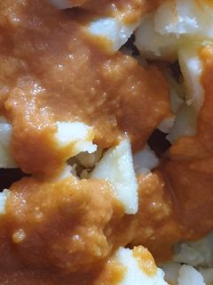 Una foto de Patatas con salsa brava