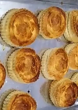 A picture of Perfect puff pastry dough +patties.