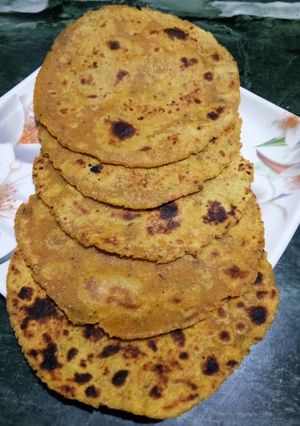 A picture of Thepla.