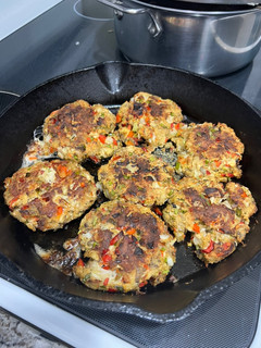 A picture of Fish cakes with remoulade.