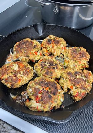 A picture of Fish cakes with remoulade.