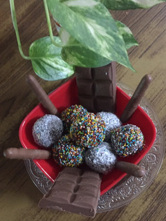 A picture of Cake balls with nuts.