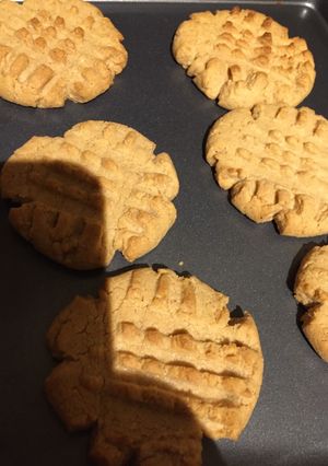 A picture of Peanut butter and chocolate cookies.