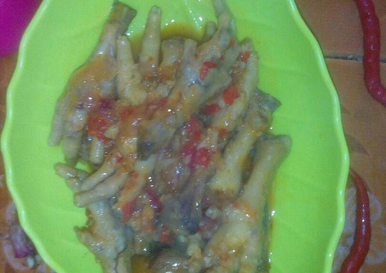 Maeun Dakbal (Ceker Pedas Korea)