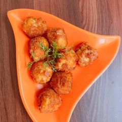 A picture of Cheese Corn Balls.