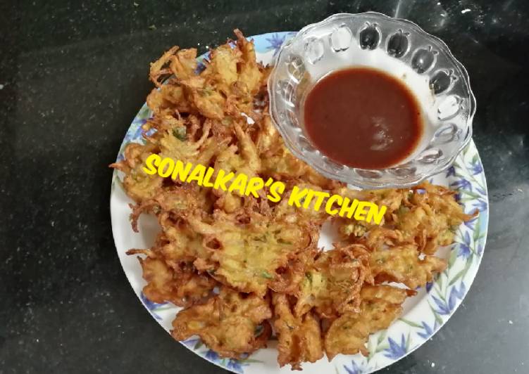 Easiest Way to Prepare Favorite Onion Fritters/Pyaz Bhajiya